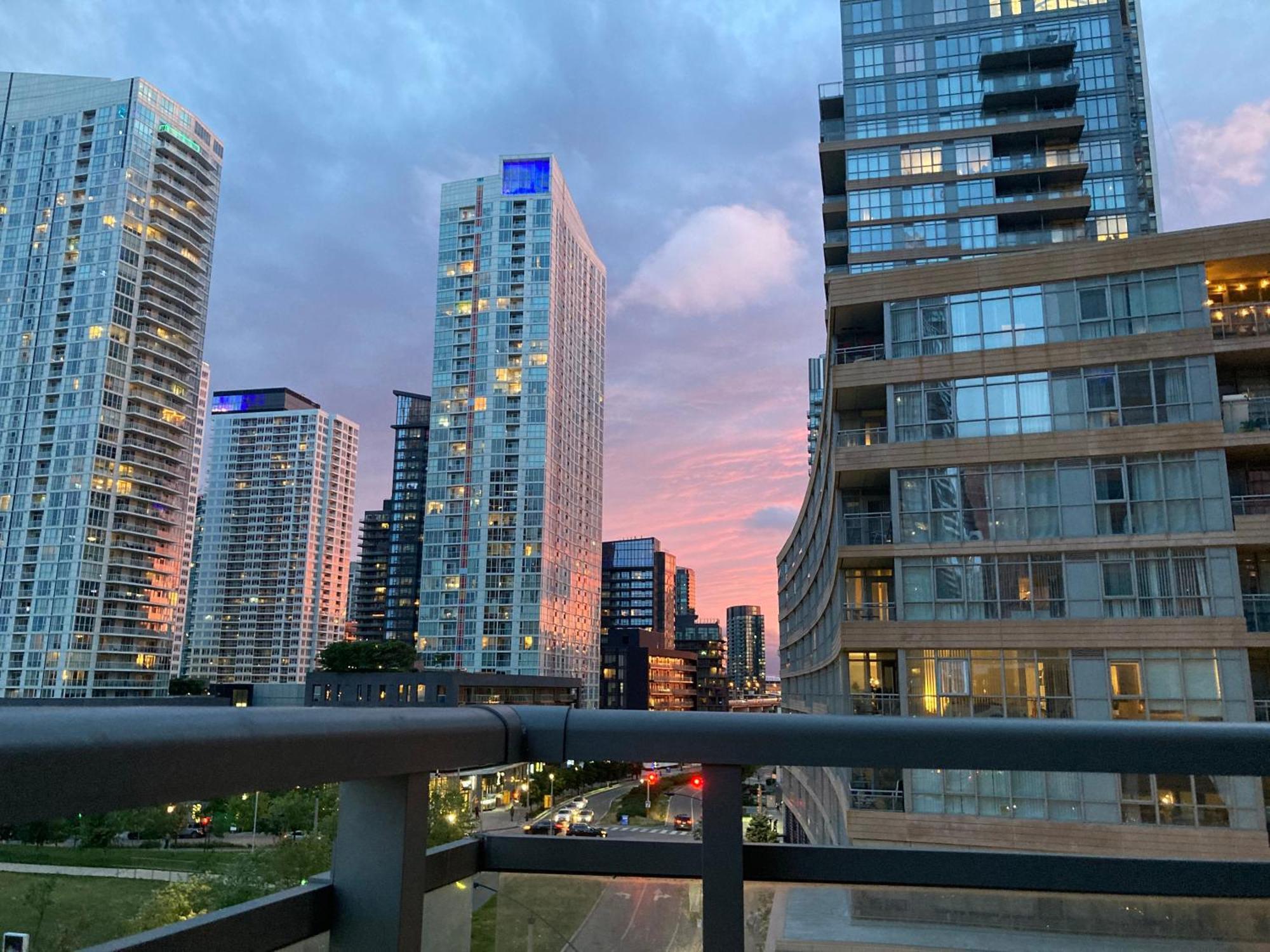 3Bdrm Lake View Condo In Toronto Buitenkant foto